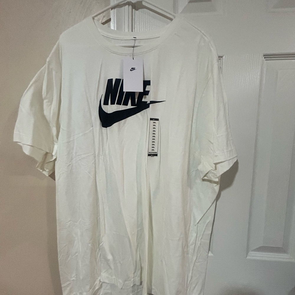 Nike Men's White T-Shirt